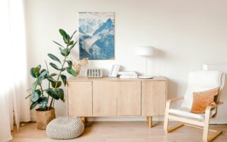 Feng shui w mieszkaniu: jak ustawić meble zgodnie z energią?