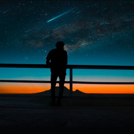 Taurydy 2025 - kiedy i gdzie oglądać deszcz meteorów?