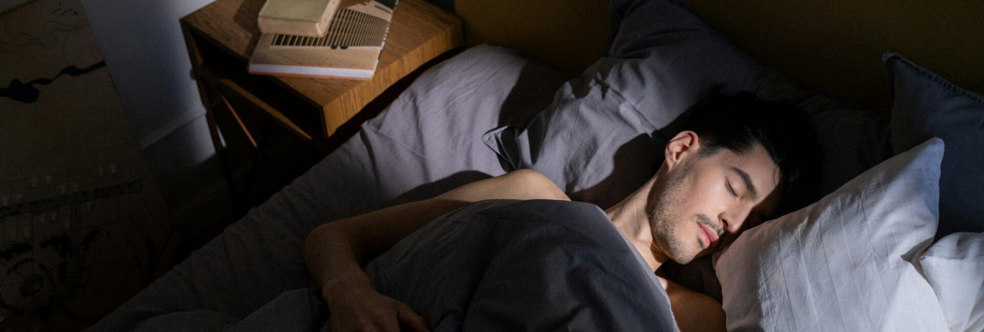 Dlaczego podczas Pełni Księżyca gorzej śpimy? Pełnia a sen.